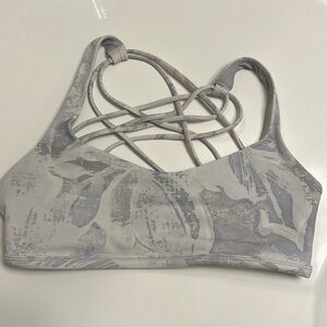 Lululemon Free To Be Bra Size 6